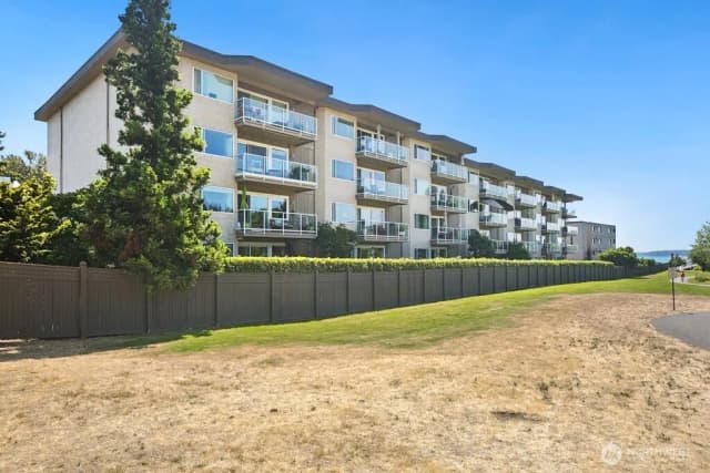 Property photo for 9715 Ne Juanita Drive #b407, Kirkland