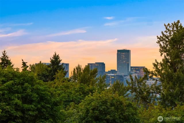 Property photo for 12218 Se 47th Place, Bellevue