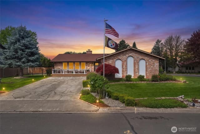 Property photo for 353 Se Highland Park Drive, College Place