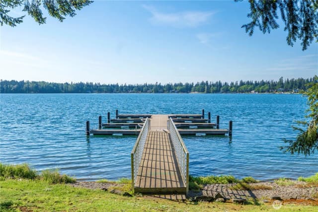 Property photo for 4 Thornewood Lane Sw, Lakewood