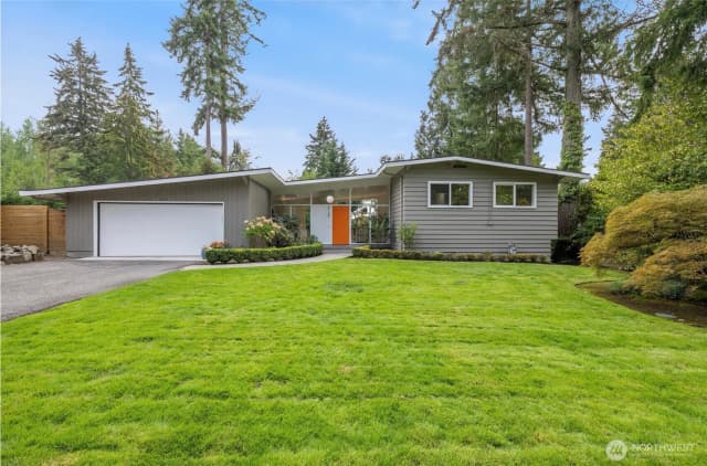 Property photo for 9125 Ne 21st Place, Clyde Hill
