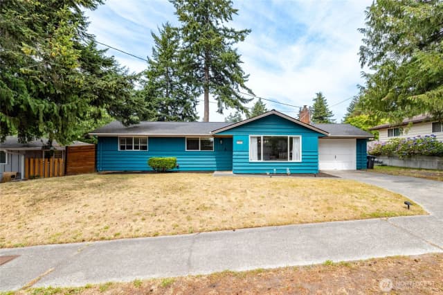 Property photo for 1580 Ne 11th Avenue, Oak Harbor