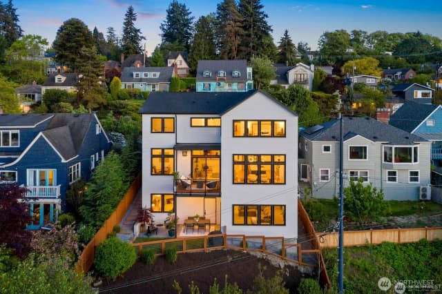 Property photo for 728 W Etruria Street, Seattle