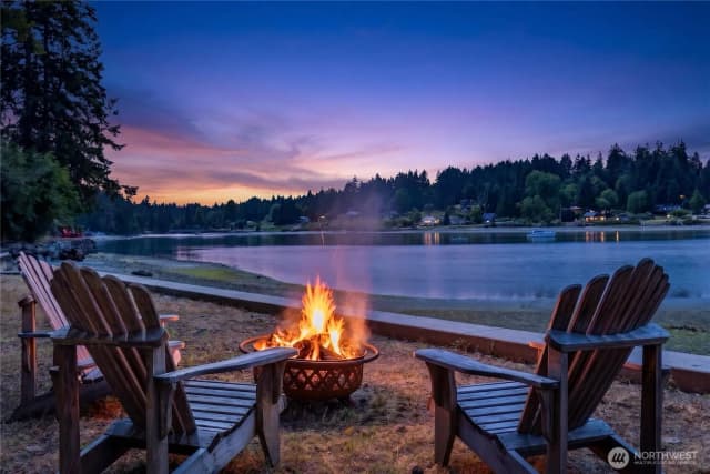 Property photo for 16409 Hoff Road Nw, Lakebay