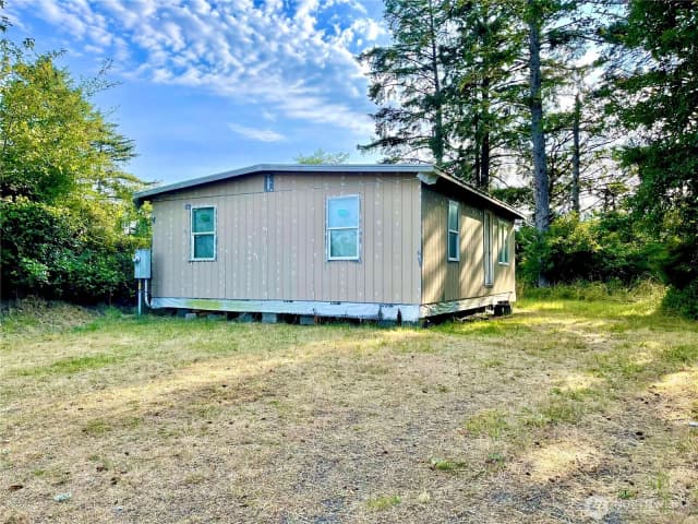 Property photo for 777 Edgewood Avenue Ne, Ocean Shores