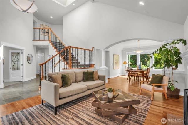 Property photo for 9845 Ne 22nd Street, Bellevue