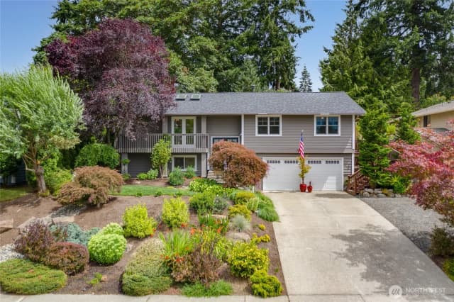 Property photo for 10632 157th Avenue Ne, Redmond, WA 98052