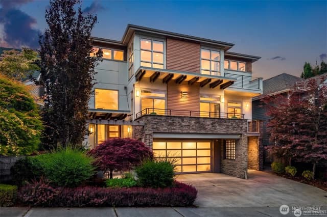 Property photo for 1527 Lyons Avenue Ne, Renton