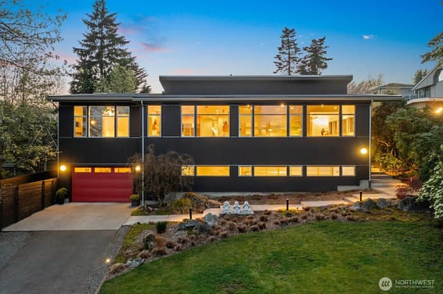 Property photo for 1549 Magnolia Way W, Seattle