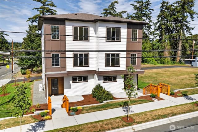 Property photo for 55 Ne Kettle Street #a1, Oak Harbor
