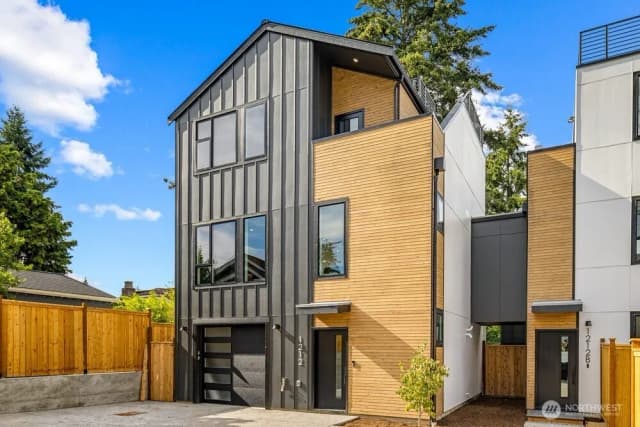 Property photo for 1212 Ne 100th Street, Seattle
