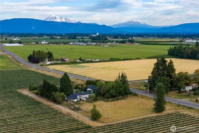 Property photo for 354 W Badger Road, Lynden