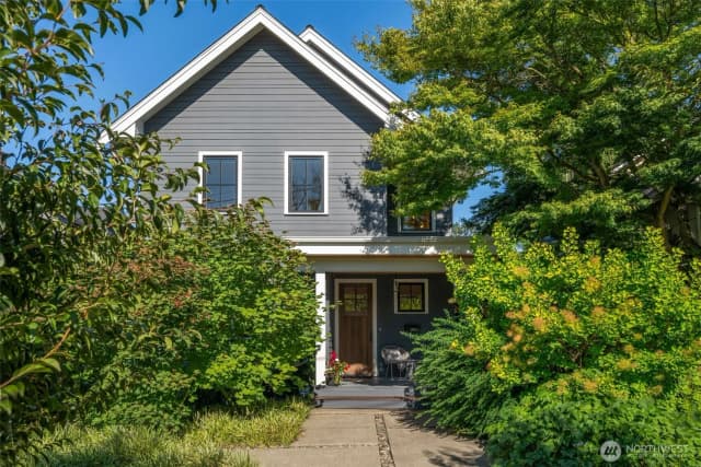 Property photo for 2910 9th Avenue W, Seattle