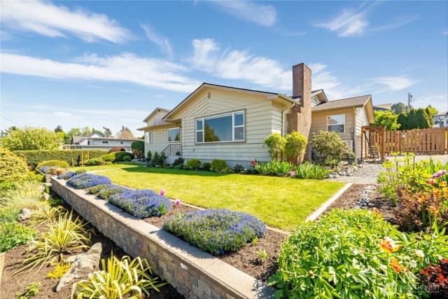 Property photo for 1119 Longview Avenue, Anacortes