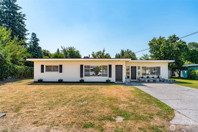 Property photo for 20820 W Jordan Road, Burlington