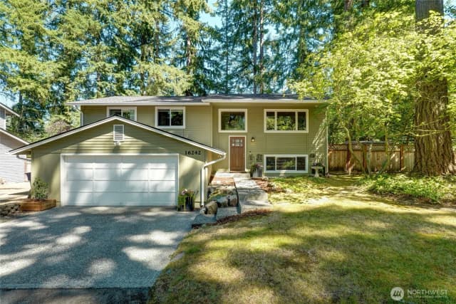 Property photo for 16242 Ne 30th Street, Bellevue