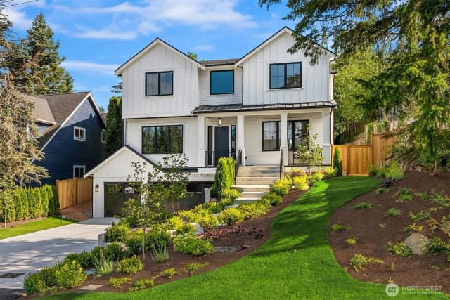 Property photo for 10415 Se 13th Street, Bellevue