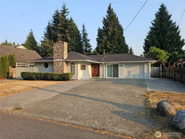 Property photo for 15619 Ne 1st Place, Bellevue