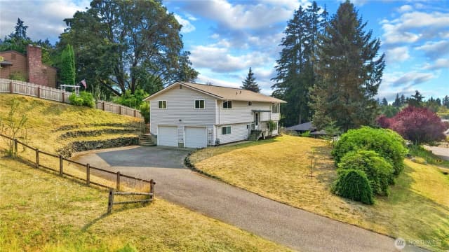 Property photo for 1875 Ne Bentley Drive, Bremerton