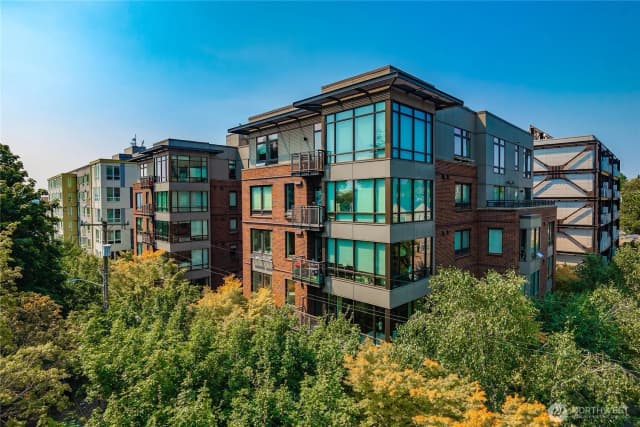 Property photo for 4547 8th Avenue Ne #504, Seattle