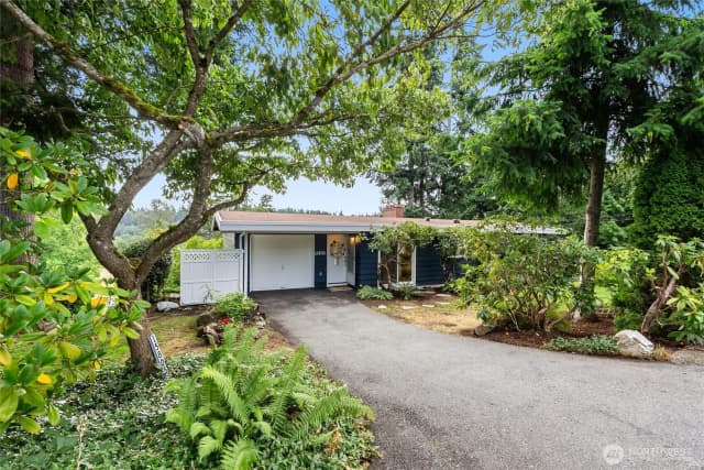 Property photo for 15805 Se 12th Place, Bellevue