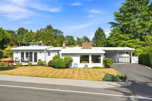 Property photo for 18112 60th Avenue Ne, Kenmore