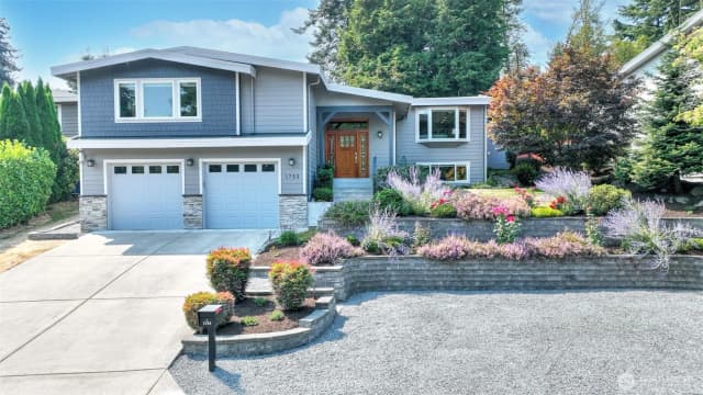 Property photo for 1703 128th Avenue Se, Bellevue