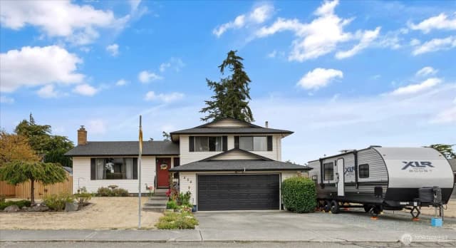 Property photo for 554 Nw Fairhaven Drive, Oak Harbor