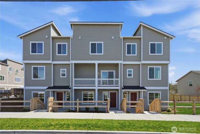 Property photo for 9811 31st Avenue Se #f1, Everett
