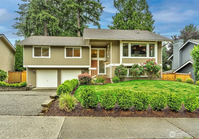 Property photo for 13702 173rd Place Ne, Redmond, WA 98052