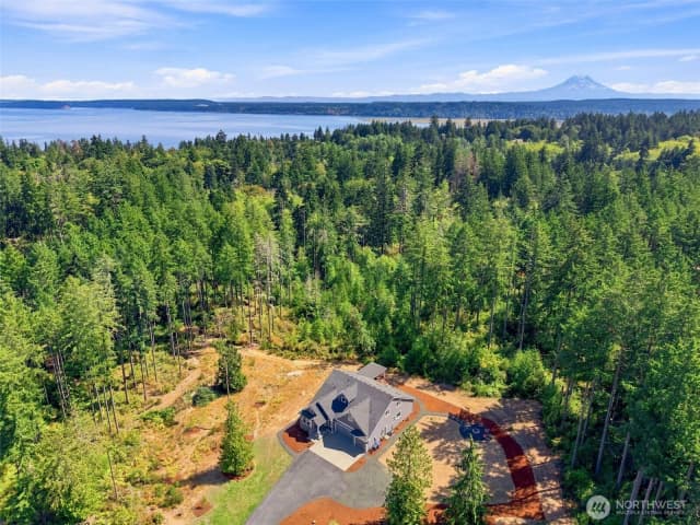 Property photo for 4646 Twisted Tree Lane Ne, Olympia