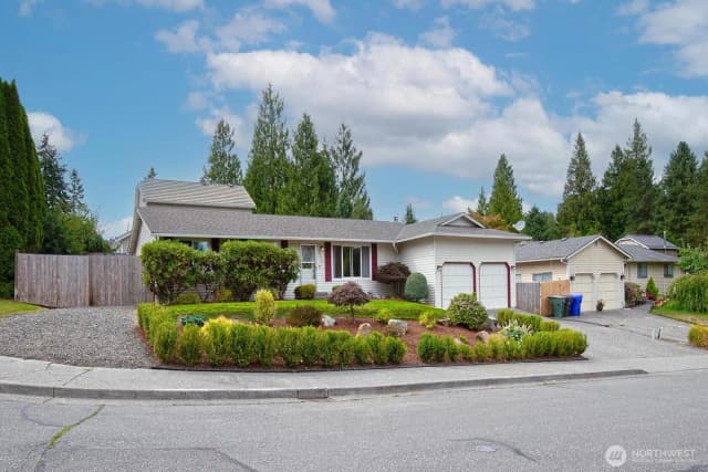 Property photo for 10610 4th Drive Se, Everett
