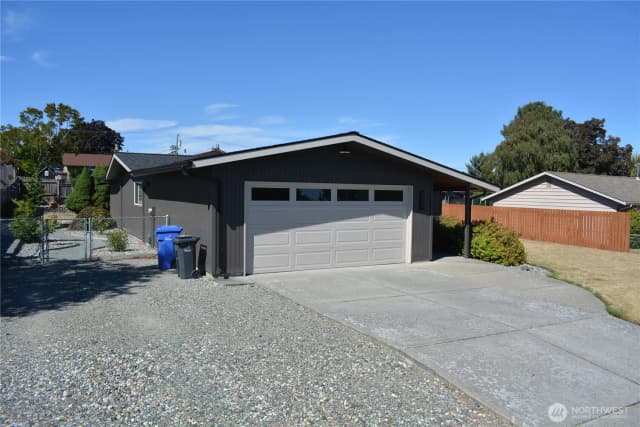 Property photo for 520 Sw 4th Avenue Sw, Oak Harbor
