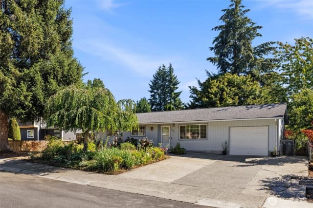 Property photo for 15827 Ne 110th Street, Redmond, WA 98052
