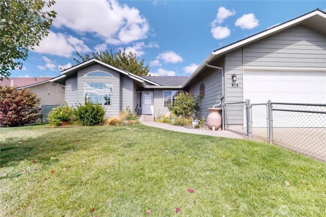 Property photo for 809 Se Tamarack Street, College Place