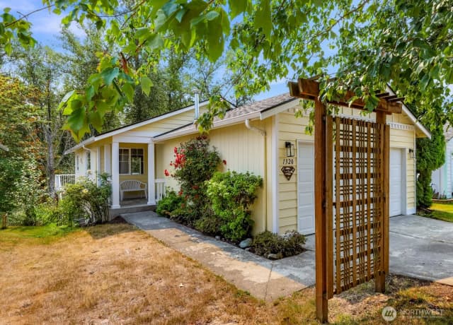 Property photo for 1320 Fruitland Drive, Bellingham