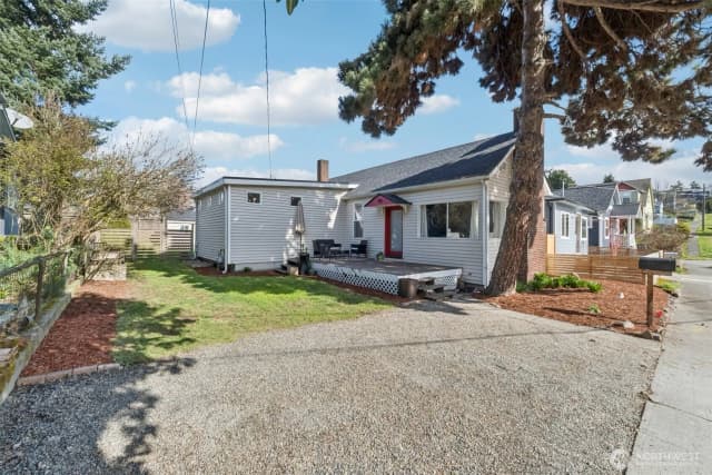 Property photo for 1110 S Bennett Street, Seattle