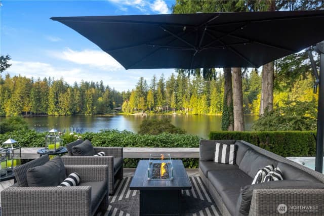 Property photo for 2061 E Beaver Lake Drive Se, Sammamish