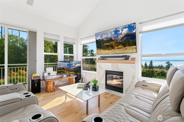Property photo for 11012 Villa Rosa Lane, Mukilteo