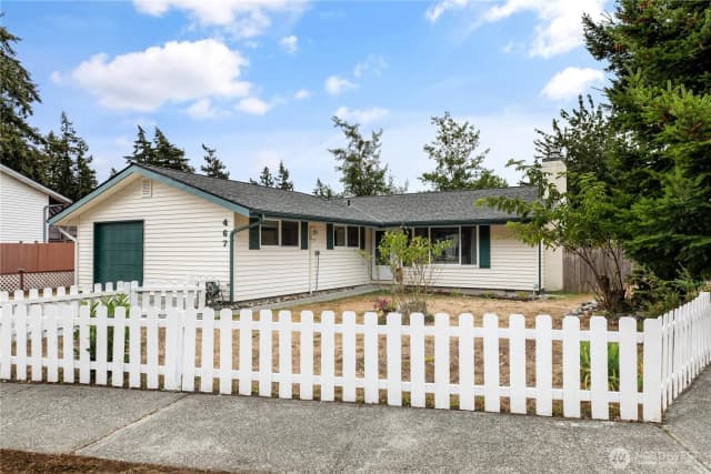 Property photo for 467 Nw 8th Street, Oak Harbor