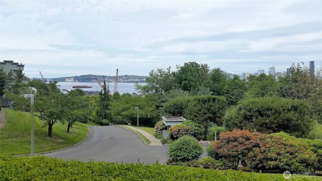 Property photo for 2349 Sw Harbor Avenue Sw #101, Seattle