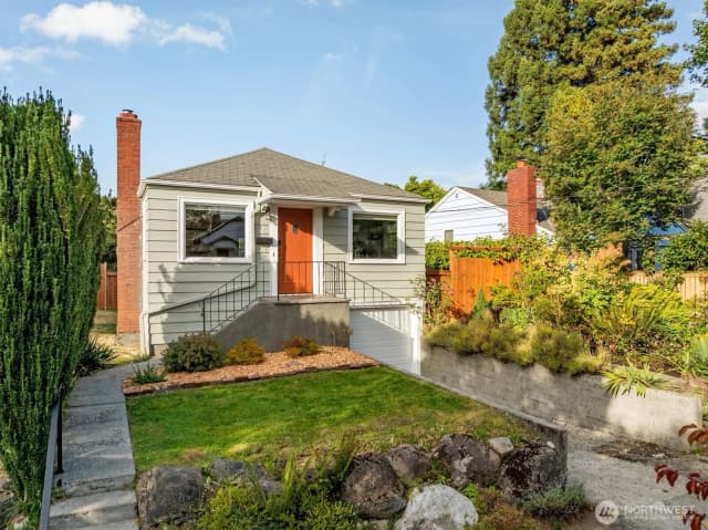 Property photo for 1022 Ne 72nd Street, Seattle