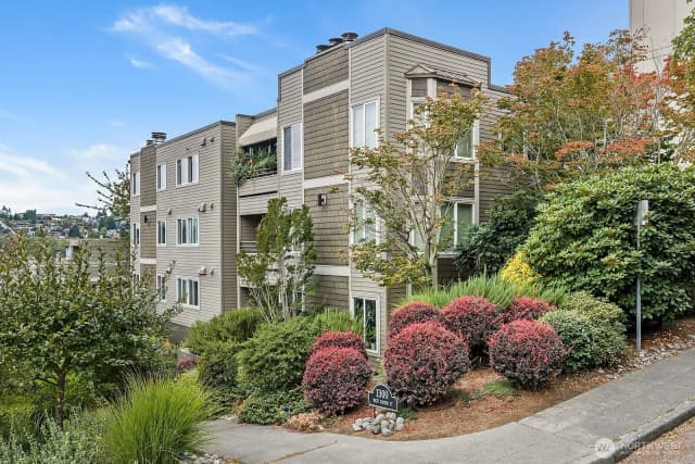 Property photo for 1300 W Boston Street #24, Seattle