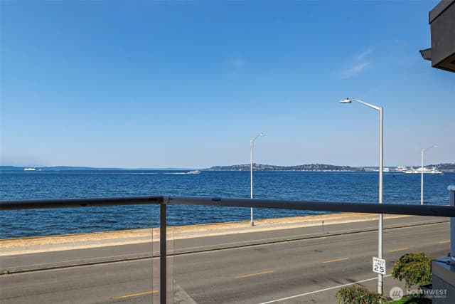 Property photo for 1550 Alki Avenue Sw #300, Seattle, WA 98116