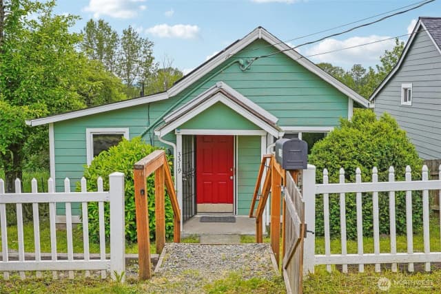 Property photo for 3319 E Grandview Avenue, Tacoma