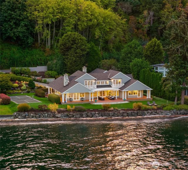 Property photo for 5216 Rockaway Beach Road Ne, Bainbridge Island
