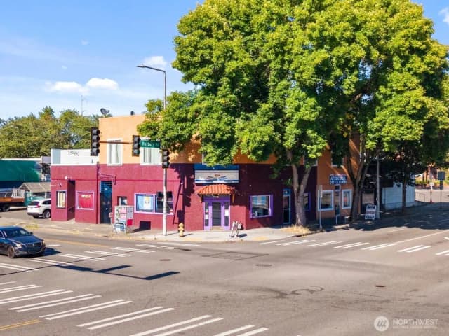Property photo for 1620 Sw Roxbury Street, Seattle