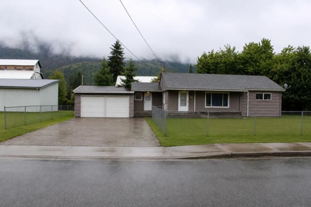 Property photo for 660 Sauk Avenue, Darrington