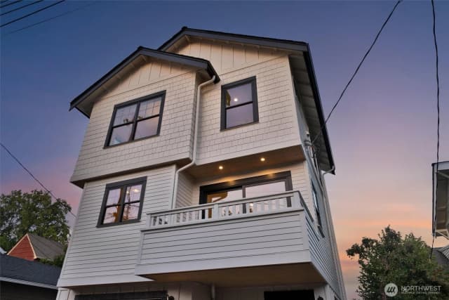 Property photo for 5549 34th Avenue Ne #b, Seattle