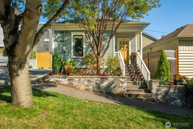 Property photo for 2614 E John Street, Seattle